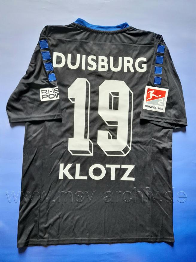 201718_10.2_Ausrüster capelli Sport_Sonderedition (Brust raus für Duisburg)_Nr. 19 Klotz